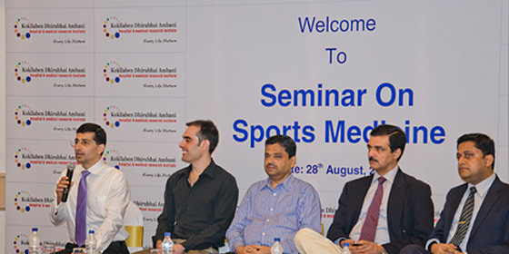 Dr. Pardiwala interacts with the audience