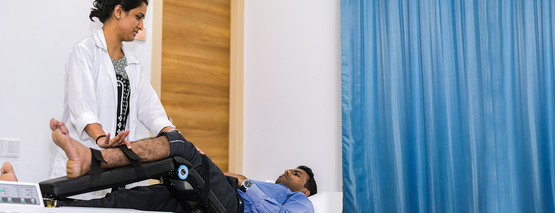 Total Knee Replacement Treatment in Indore by Best Orthopedic Doctors at Kokilaben Hospital